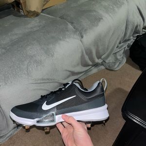 Men’s size 10.5 mike trout metal cleats brand new